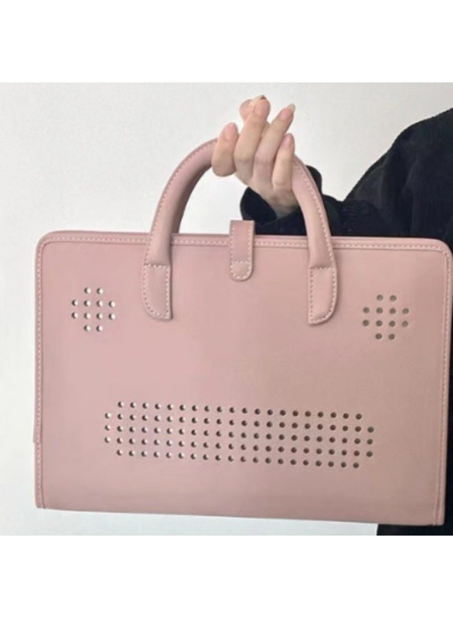 غلاف الحاسوب المحمول الوردي للنساء - التوافق المثالي بين الأناقة والحماية - يتوفر بأحجام 14 بوصة و16 بوصة. - Image 4