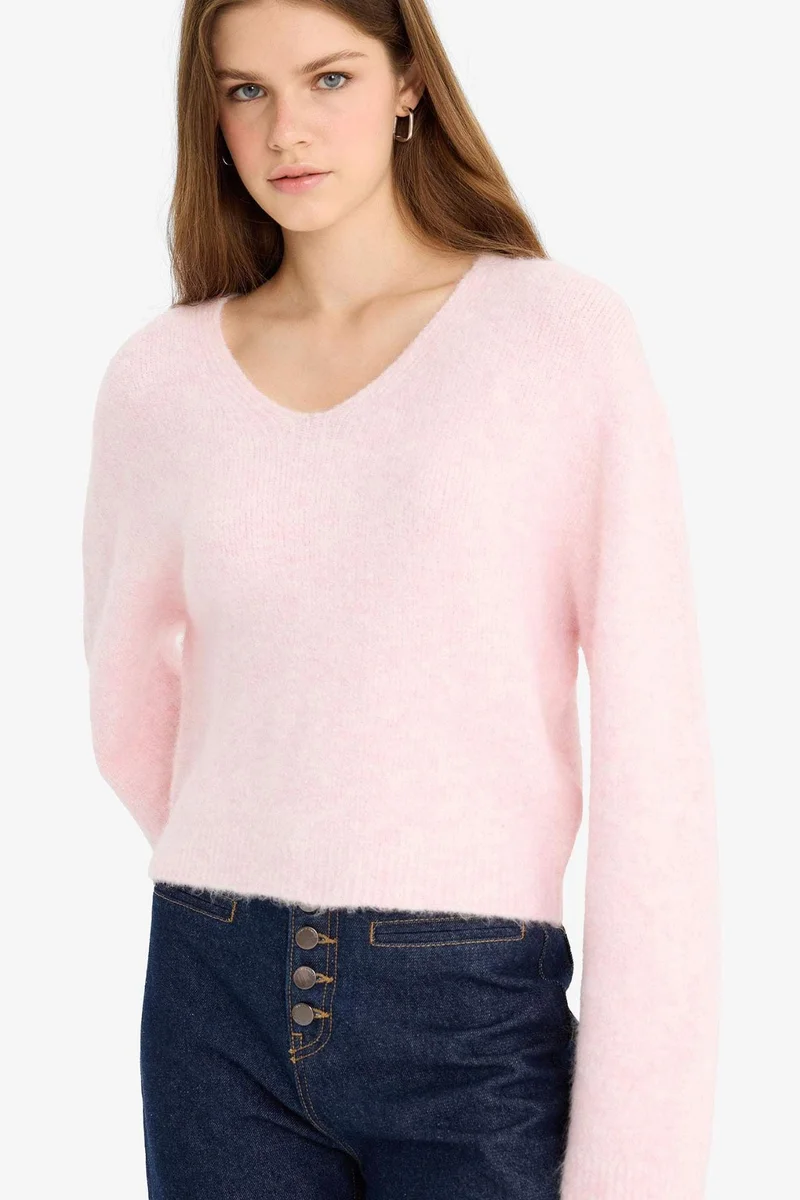 Defacto V-Neck Soft Textured Seamless Knit Pullover