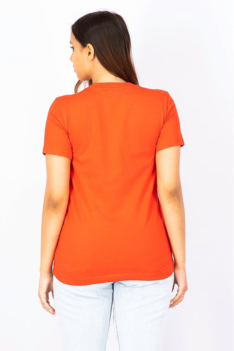 DIESEL تي شيرت نسائي بأكمام قصيرة وياقة دائرية، مطبوع برسومات، أحمر - Image 2