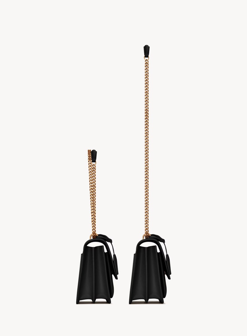 ایو سن لوران حقيبة غروب الشمس متوسطة الحجم من الجلد الناعم، مزودة بغطاء، مبطنة بالجلد، مع حلية كاساندرا وسحر جلدي قابل للفصل، حقيبة كروس بودي نسائية، حقيبة كتف نسائية، حقيبة سفر نسائية - Image 3