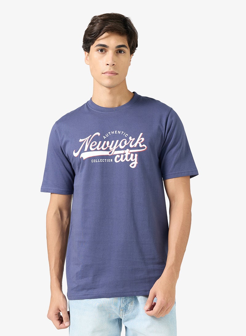 سفنتي فايف تيشيرت بطباعة جرافيك - Image 1