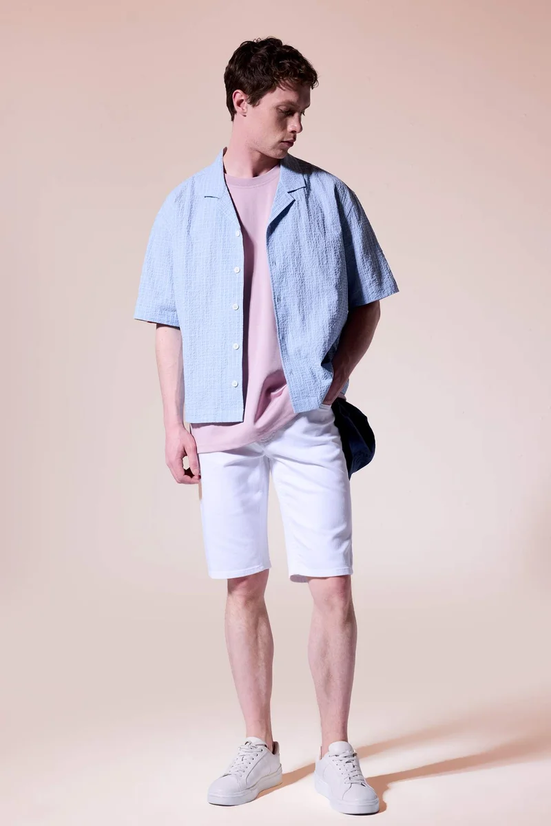 ديفاكتو Boxy Fit Apache Neck Short Sleeve Shirt