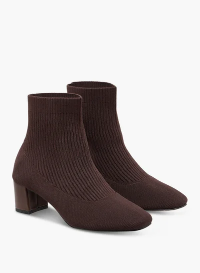 فلورا بيلا من شو إكسبرس Ribbed Ankle Boots with Block Heels