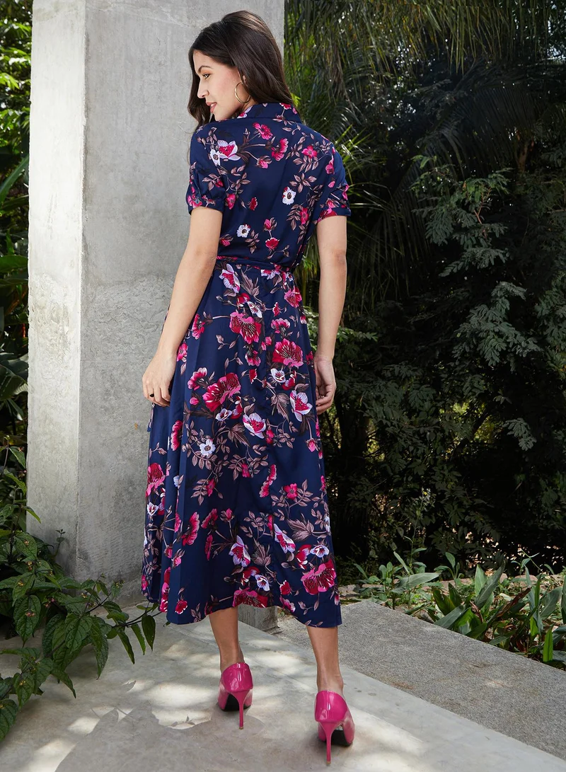 PINACOLADA  Women's Navy Blue Botanical Resort Midi Dress | فستان نسائي | كم قصير | مطبوع بالزهور | طول ميدي/حتى منتصف الساق | كاجوال ويومي | ياقة كوبانية for Women | Best Price UAE