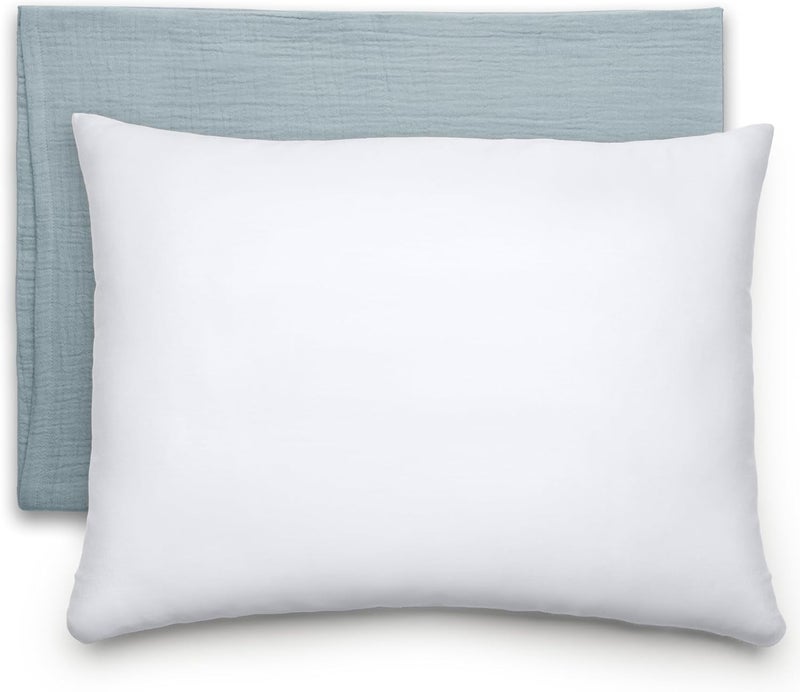 Comfy Cubs وسادة كومفي كابس للأطفال مع غلاف موسلين 13 × 18 بوصة دعم السفر والنوم للأطفال خفيفة الوزن وقابلة للتنفس حشوة ميكروفايبر ناعمة ومريحة وسادة صغيرة للأطفال باللون الأزرق الهادئ - Image 1