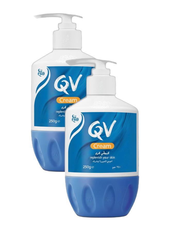 QV عبوة من 2 - كريم QV المرطب الغني 250 جرام مضخة - ترطيب يومي للبشرة الجافة والحساسة والمعرضة للإكزيما، خالي من العطور، متوازن الحموضة، كريم للجسم والوجه غني بالسكواليين - Image 1