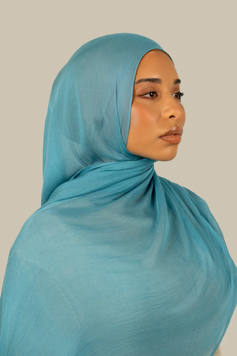 سيلكروز حجاب مودال منسوج بدقة بلون أزرق سماوي