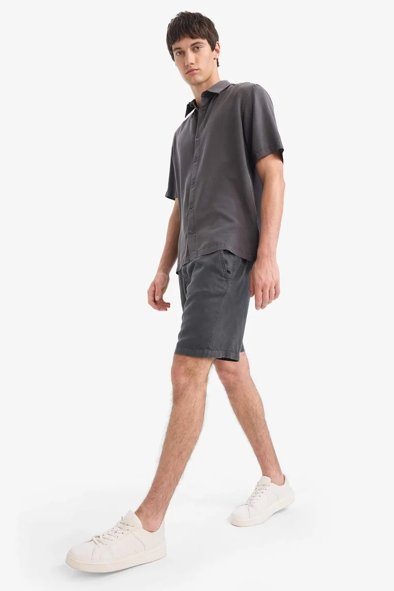 ديفاكتو Relax Fit Tencel Bermuda Shorts
