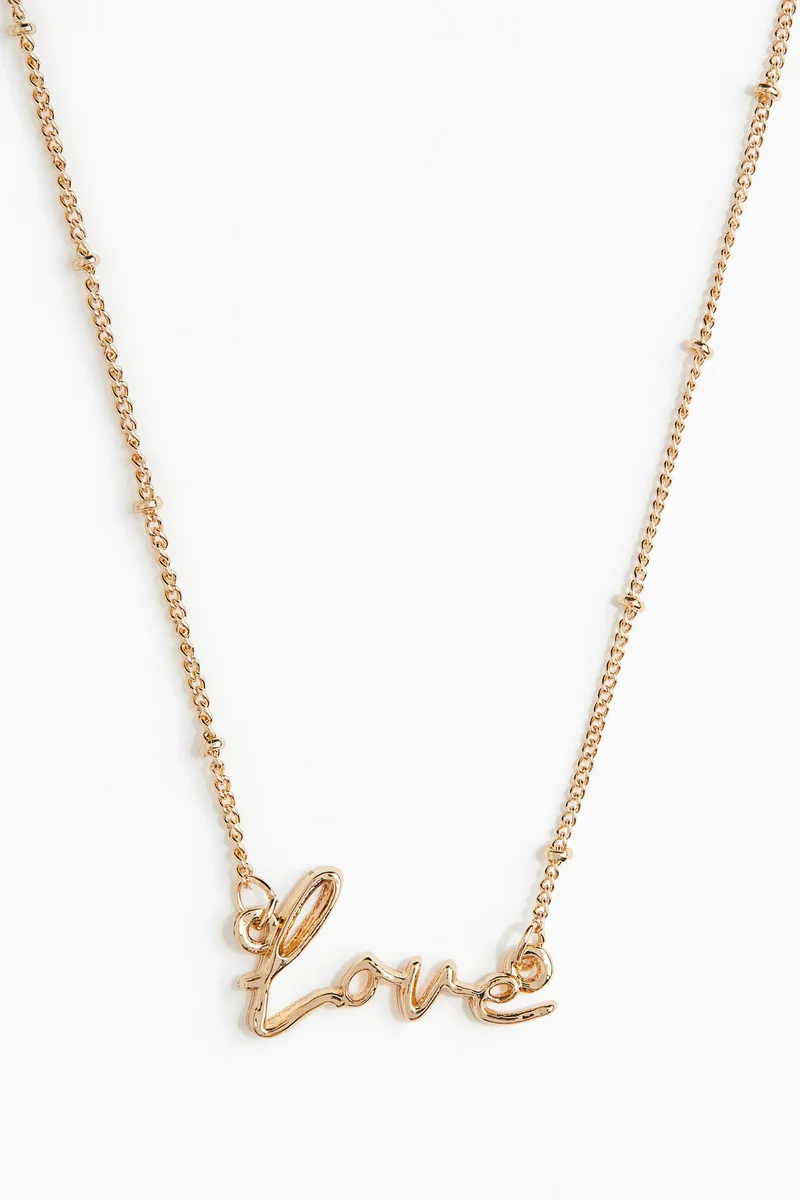 اتش اند ام قلادة مزينة بكتابة