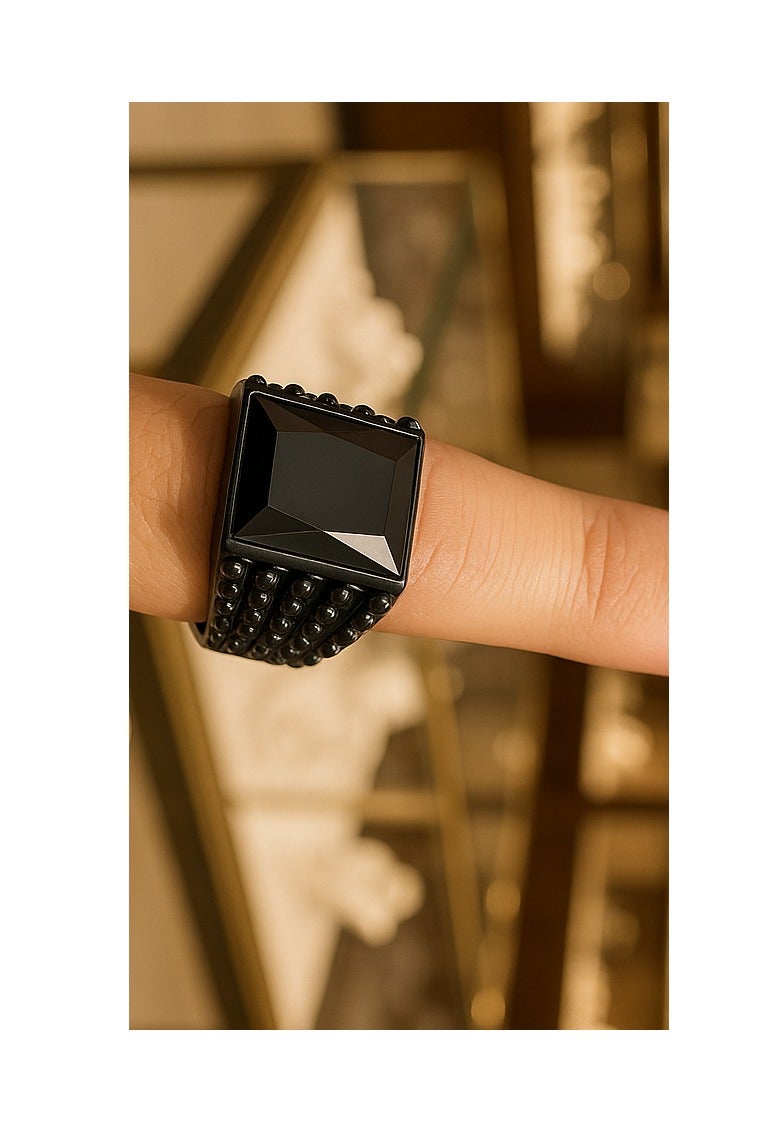 روماد خاتم رجالي أسود أنيق بحجر أسود مسقول يعكس الفخامة والغموض. - Image 5