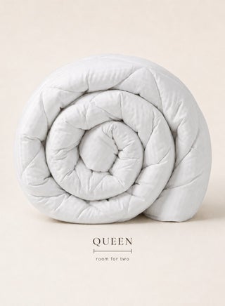 Good Sleep Duvet Queen Size | Comforter 200x230 cm | Ultra-Soft Hotel-Quality Filling | Fluffy, Breathable & Hypoallergenic | White | All-Season Quilt | Made in Dubai