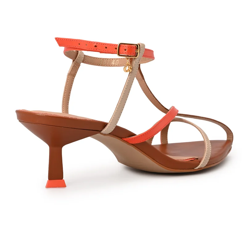 كارمن ستيفنز صندل بحمالات رفيعة بلون بني