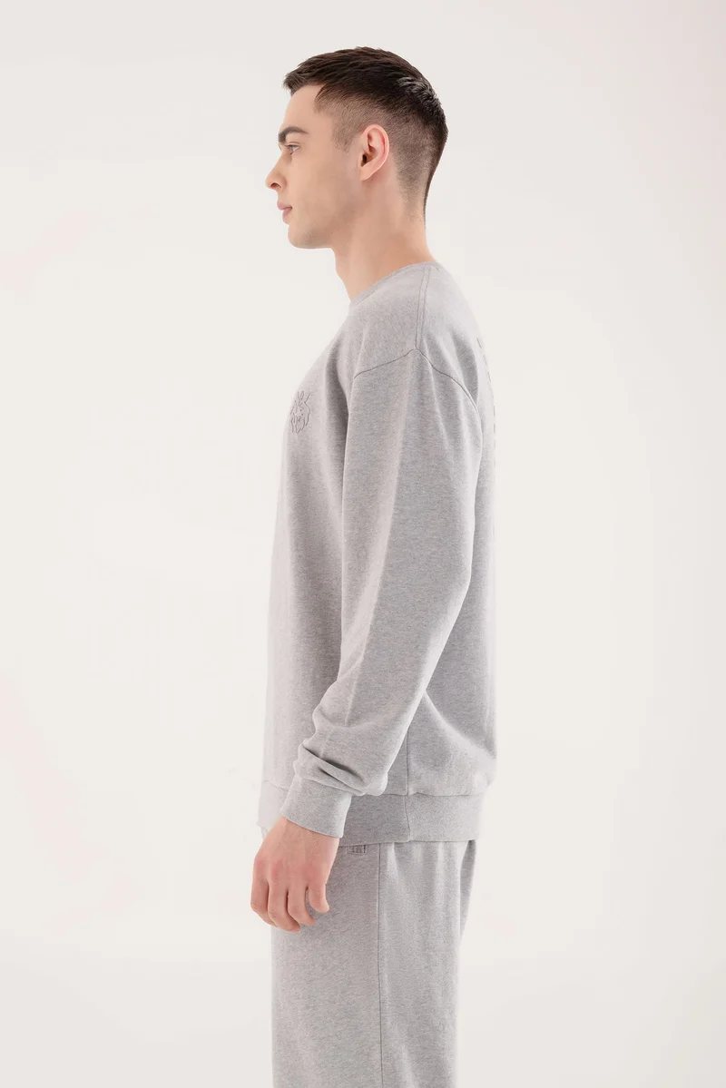 Esso5 Embossed Logo Sweatshirt
