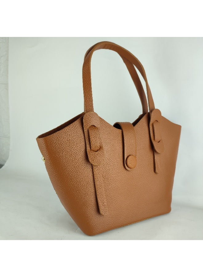 High-quality leather women's handbag that fits all your needs - Image 2