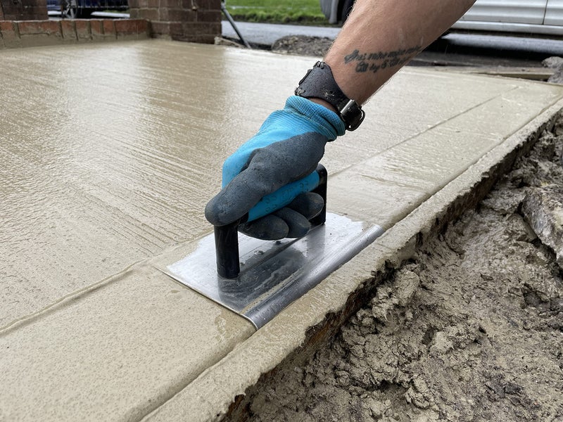 OX Tools 3" x 7" Narrow Concrete Edger - Image 2