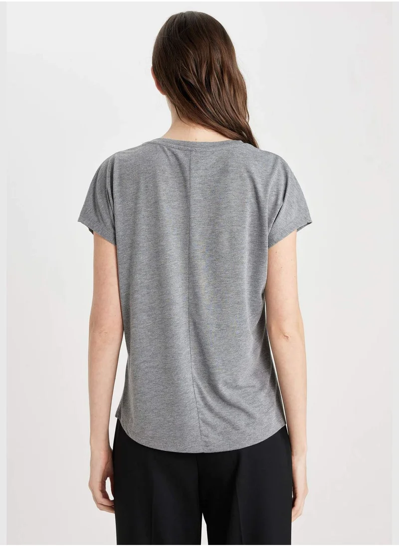 ديفاكتو Crew Neck Short Sleeve T-Shirt