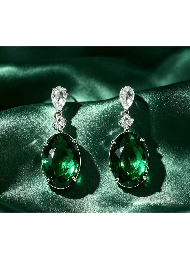 Emerald Zircon Three‑Piece Jewelry Set, including necklace, ring and drop earrings. Suitable for banquets, weddings, Eid celebrations and birthday gifts, ideal for gifting to mother or girlfriend. - Image 4