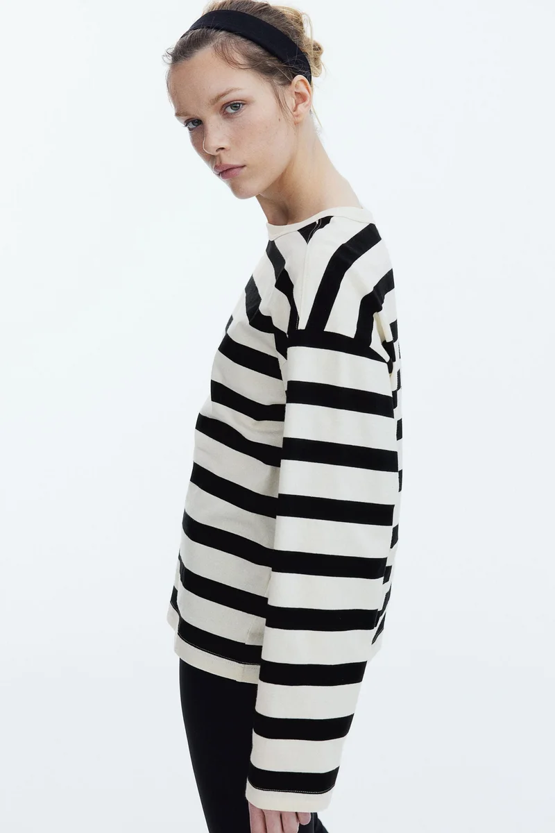 اتش اند ام بلوزة من قطن الجيرسيه