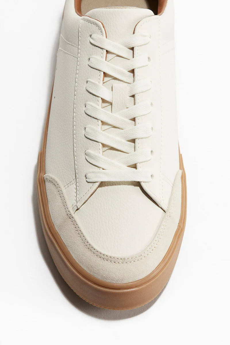 اتش اند ام حذاء رياضي