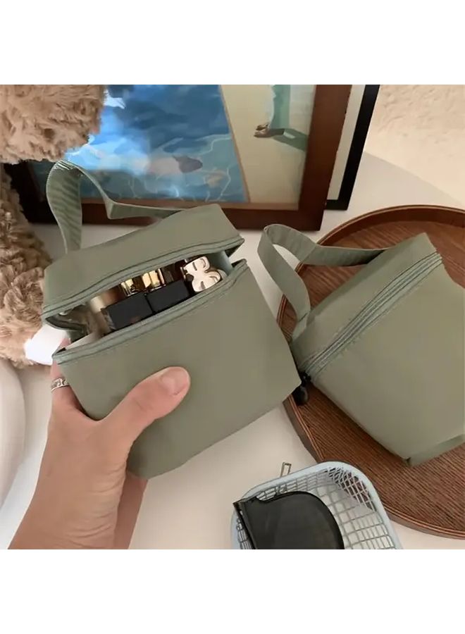 حقيبة مكياج خضراء محمولة برباط مع أقسام متعددة - Image 1