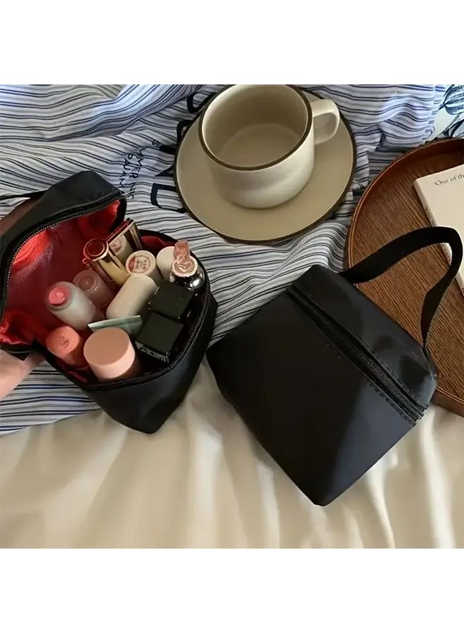 حقيبة مكياج خضراء محمولة برباط مع أقسام متعددة - Image 3