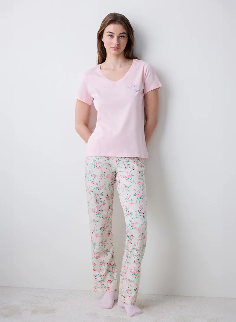 بنتي طقم بيجاما وردي بنقشة الزهور