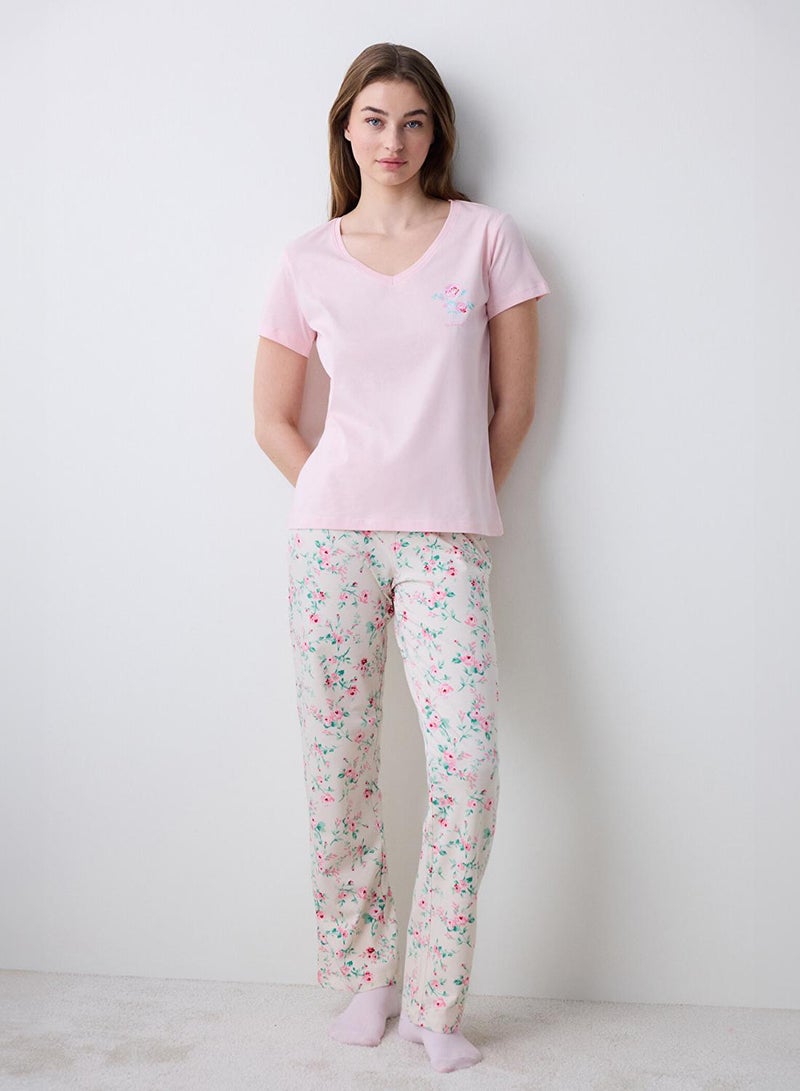 بنتي طقم بيجاما وردي بنقشة الزهور - Image 1