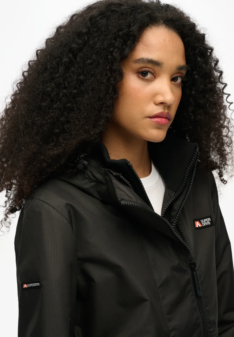 سوبر دراي جاكيت رياضي بغطاء رأس مقاوم للرياح