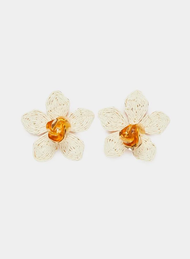Styli White Raffia Flower Earrings