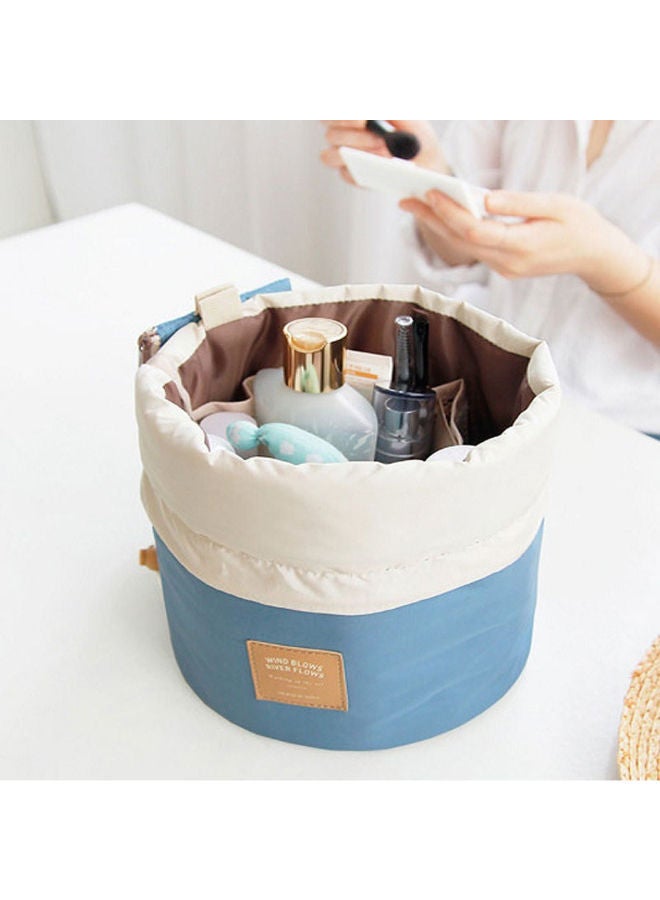 نيبمينينت حقيبة مستحضرات تجميل محمولة بتصميم أسطواني مزودة بجيوب برباط مناسبة للسفر أزرق - Image 3