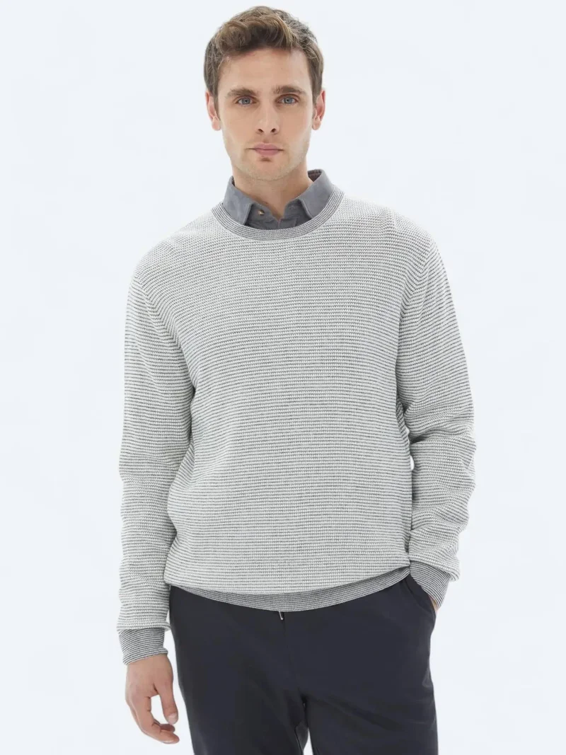 كيب سويت شيرت محبوك بلون بيج فاتح