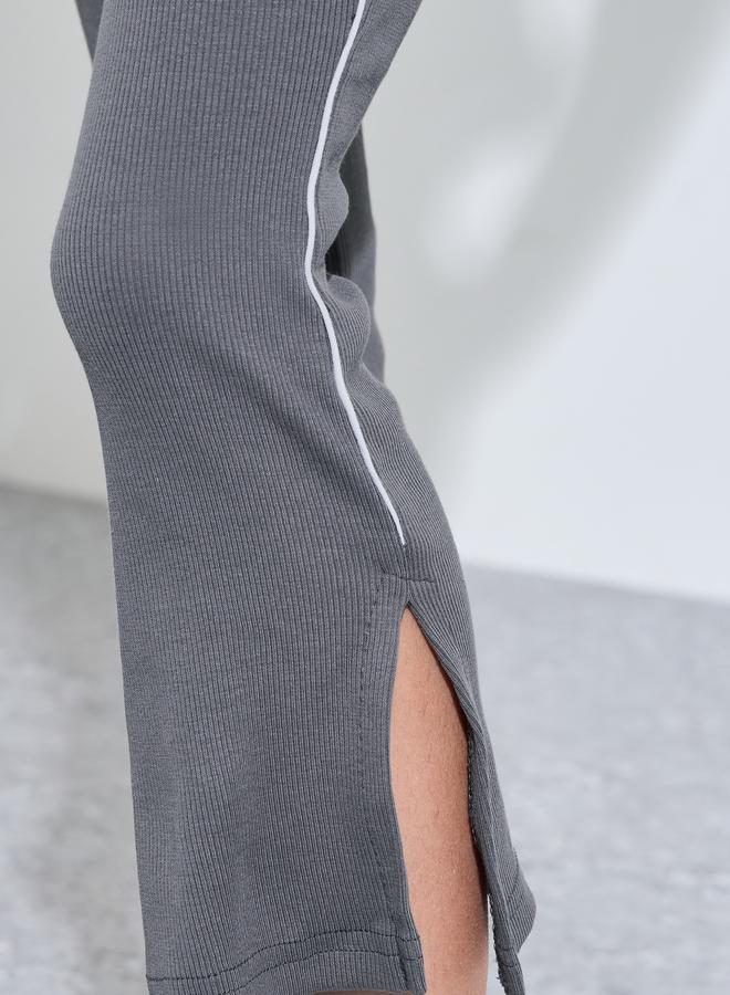 Styli Girls Grey Ribbed Leggings with Side Stripe and Slit - Image 3