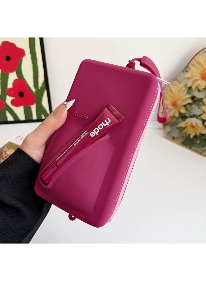 رود حقيبة رود بوتش مع حزام قابل للتعديل وملمع شفاه - حقيبة مستحضرات تجميل صغيرة انيقة للمكياج والسفر والضروريات اليومية (راسبيري بي) - Image 2