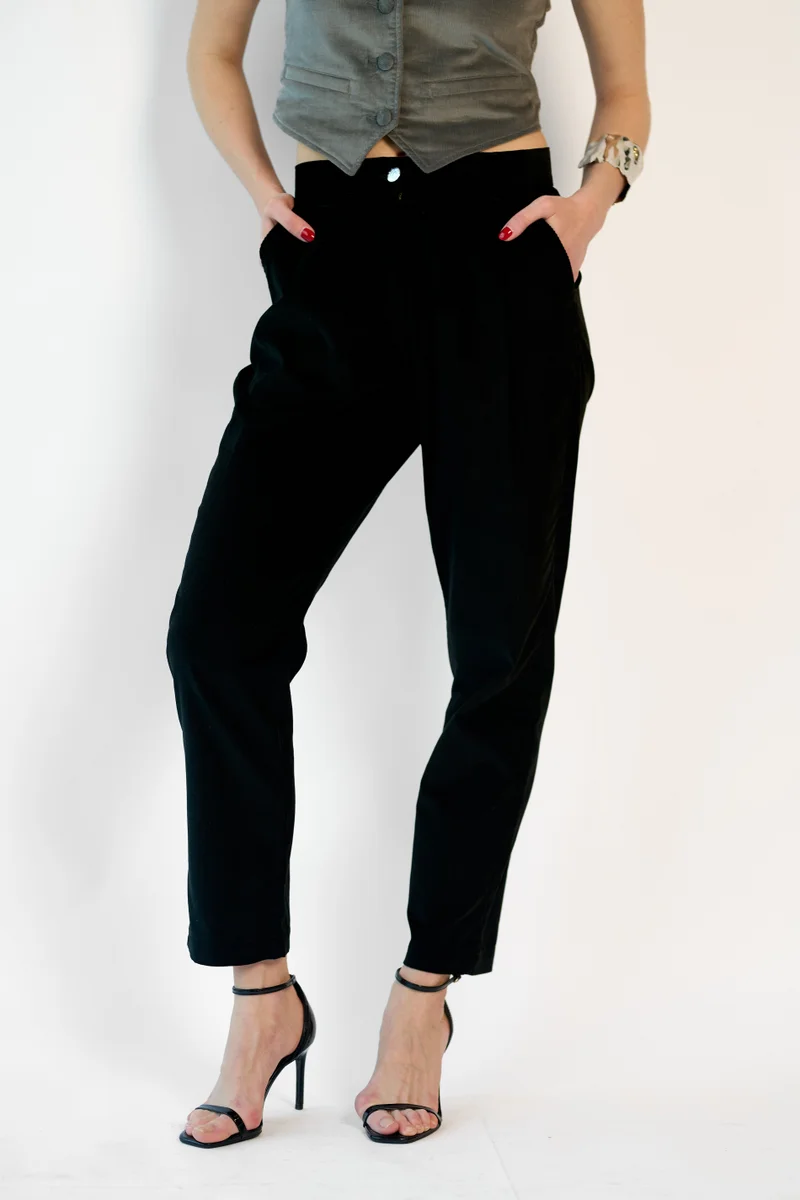 فيرجيو Solid Cotton Front-Pleated Straight Fit Pant for Women