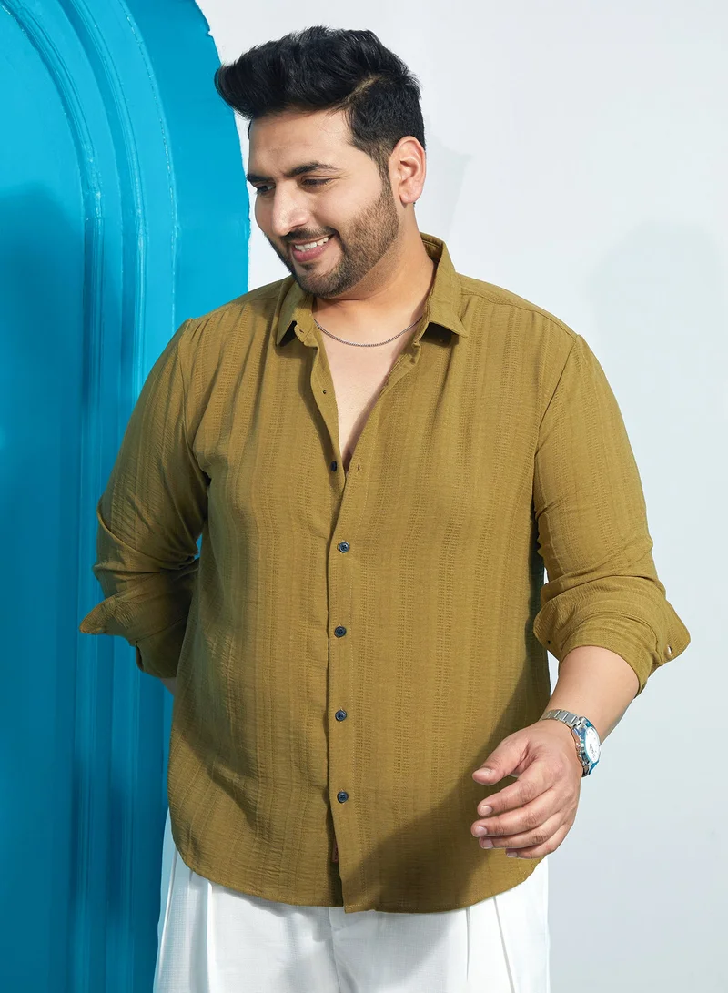 انستافاب بلس قميص رجالي مقاس كبير أخضر زيتوني مريح للاستخدام اليومي بياقة عادية وأكمام طويلة