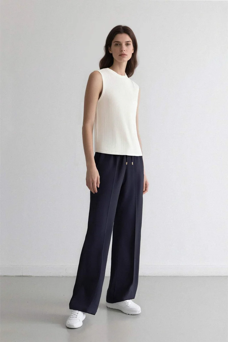 ديفاكتو Wide Straight Leg Pocketed Laced Trousers