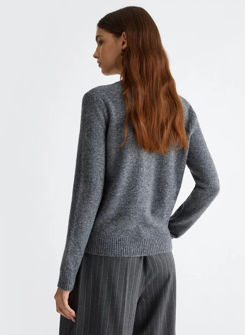 ليو جو Jumper with logo