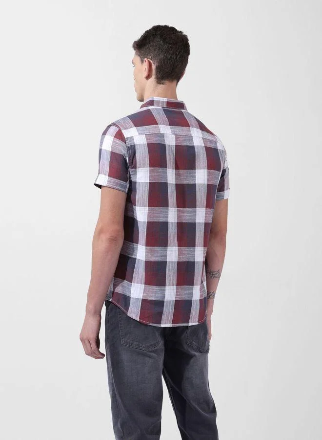 The Indian Garage Co Men Slim Fit Checked Cutaway Collar Half Sleeves Shirt