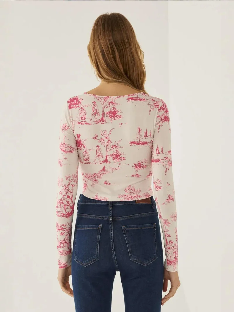 زوبعة بلوزة مكشكشة