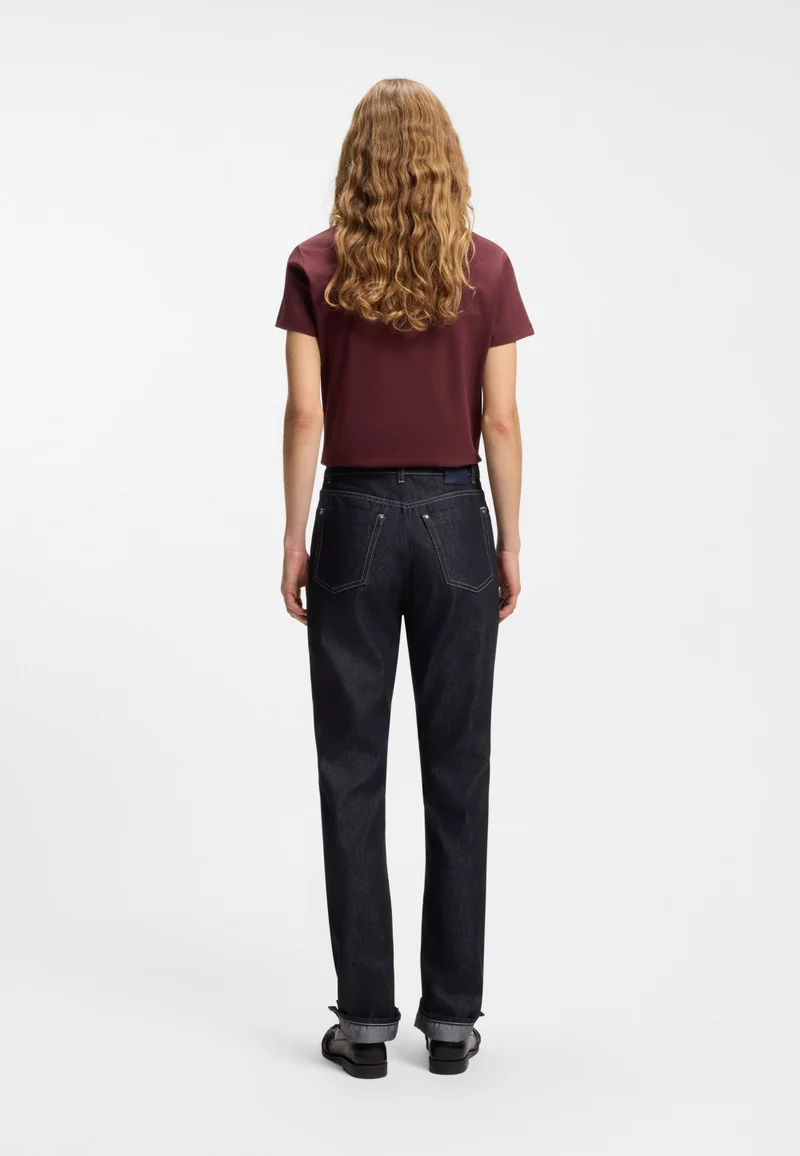 بوس جينز بقصة عادية وساق ضيقة