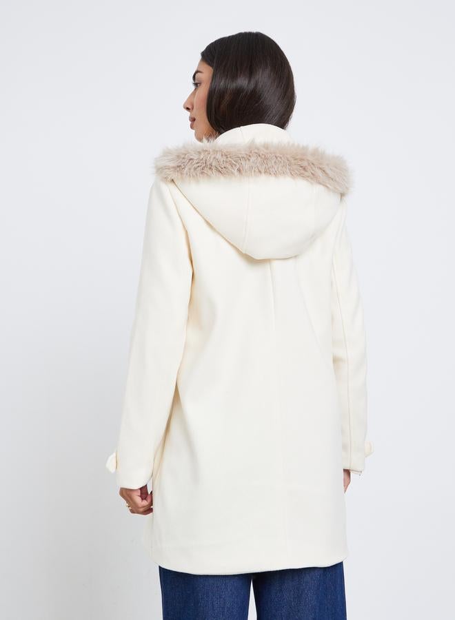 ستايلي معطف طويل بمظهر صوف وتفاصيل فرو صناعي - Image 5