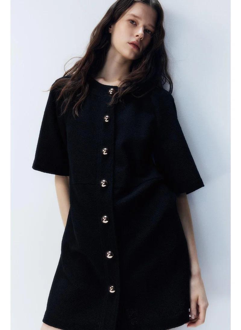 اتش اند ام فستان بأزرار أمامية