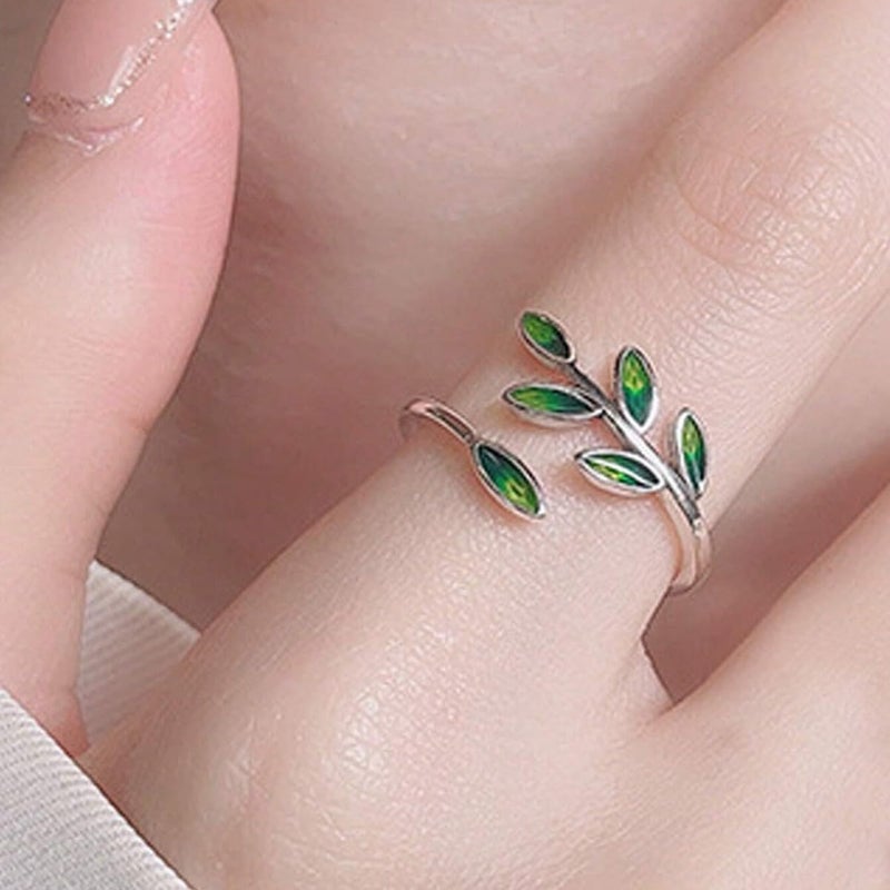 Cykdohy Green Enamel Olive Leaf Wrap Open Finger Ring for Women Adjustable Band Statement Plant Branch Leaves Delicate Thumb Knuckle Stacking Rings Comfort Fit Birthday Party Fashion Jewelry for Her Mom Wife - Image 3