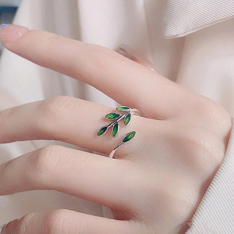 Cykdohy Green Enamel Olive Leaf Wrap Open Finger Ring for Women Adjustable Band Statement Plant Branch Leaves Delicate Thumb Knuckle Stacking Rings Comfort Fit Birthday Party Fashion Jewelry for Her Mom Wife - Image 2