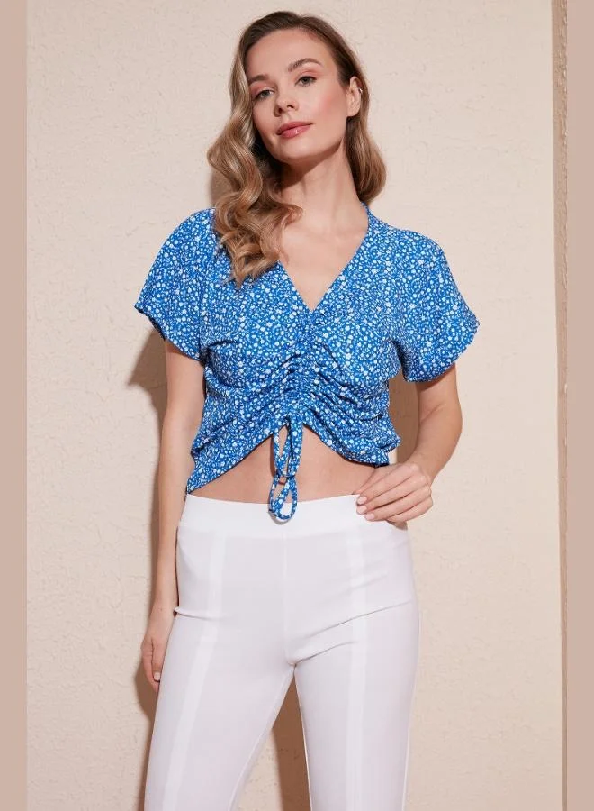Lela Lela Patterned Front Gathered V-Neck Crop Blouse Women's Blouse 5864486Y4