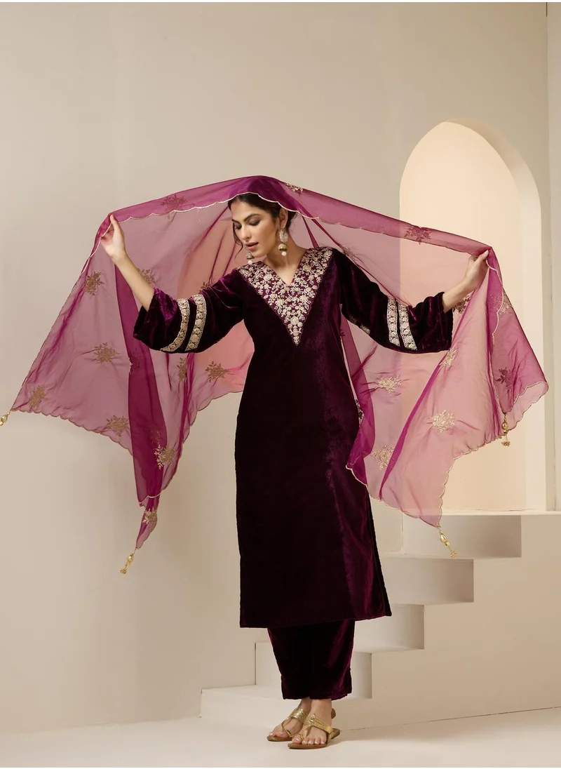 آي شين Women's Plum Velvet Embroidered Tunic Full Length Casual Straight Fit Kurta Set