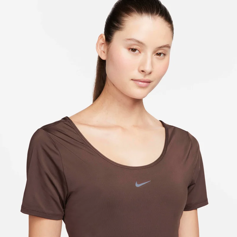Nike Women's One Classic Dri-FIT Cropped Twist Top