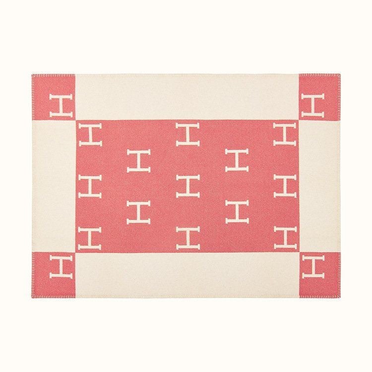 Nordic H Letter Flying Blanket Office Lunch Break Blanket Sofa Blanket Air-Conditioning Blanket Big Shawl Warm Knitted L - Image 3