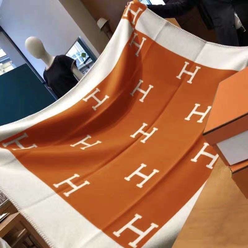 Nordic H Letter Flying Blanket Office Lunch Break Blanket Sofa Blanket Air-Conditioning Blanket Big Shawl Warm Knitted L - Image 2