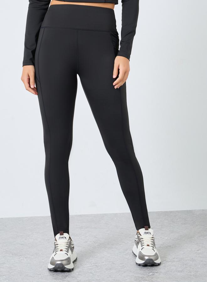 ستايلي اكتيف طقم بلوزة بأكمام طويلة وتفاصيل كونتور وفتحة إبهام مع بنطلون ضيق - Image 4